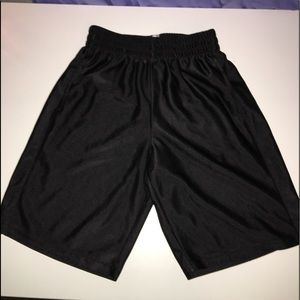 Boys basketball shorts ‼️Check Description‼️